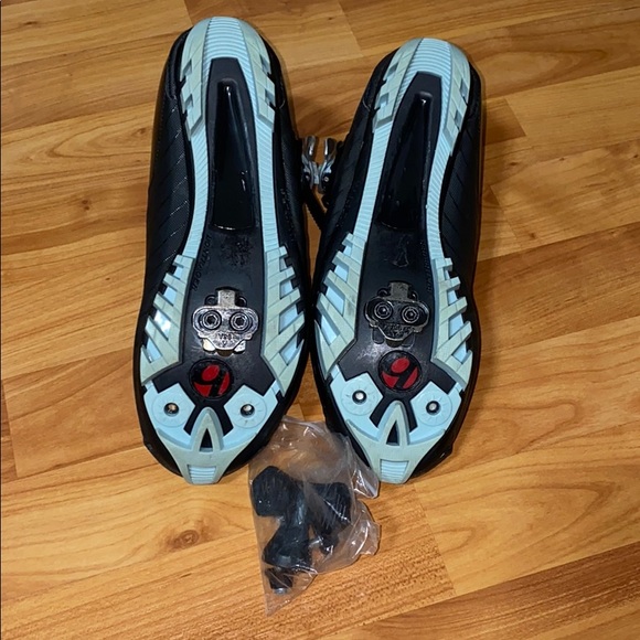 Cycle shoes - Picture 6 of 8